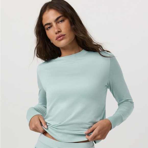 Vuori Tops - Vuori Daydream Crew in Spearmint Heather